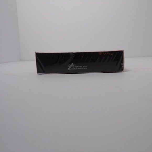 SHAKESPEARE IN LOVE - Gwenyth Paltrow / Joseph Fiennes - VHS Video Tape - SEALED - Picture 8 of 8